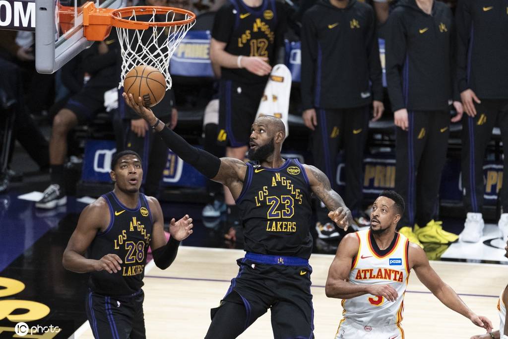 詹姆斯31+9+10东契奇27+12 湖人胜老鹰止3连败